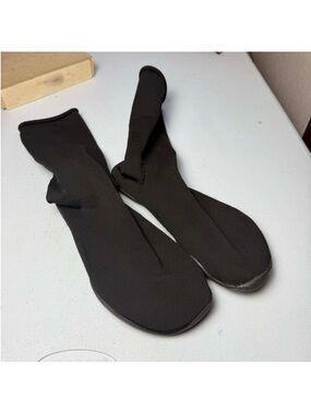 Yeezy Pods Size 2 (US Mens 9-10.5) IN HAND